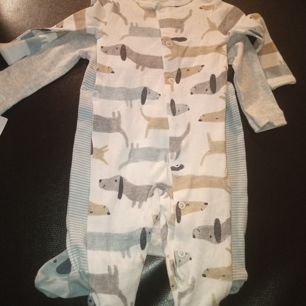 NEW 3 PIECES 6 MONTH OLD SET CARTER'S.